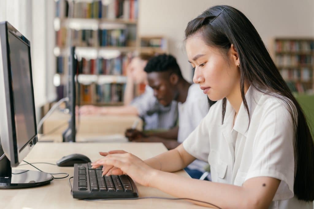 Tecnología en educación presencial » Sistema Saberes | Plataforma Educativa para Colegios Tecnología en educación presencial