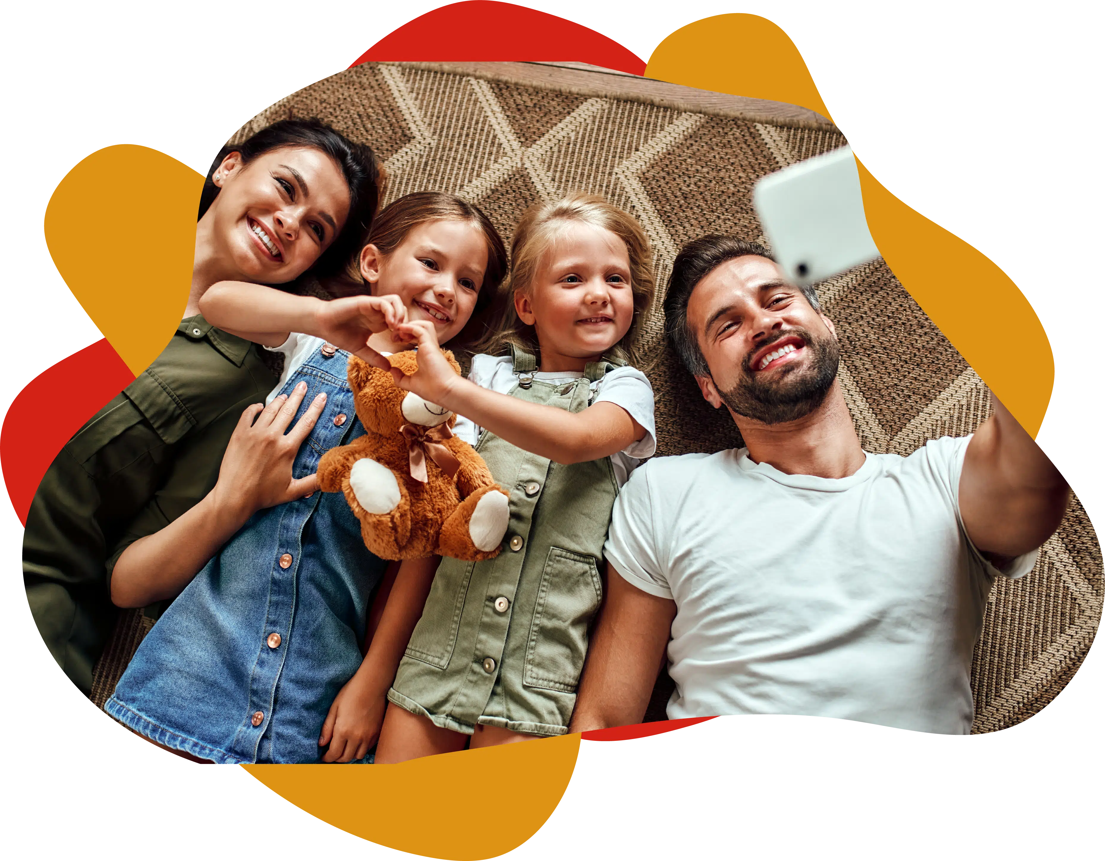 Grupo de personas tomándose selfie con celular inteligencia artificial