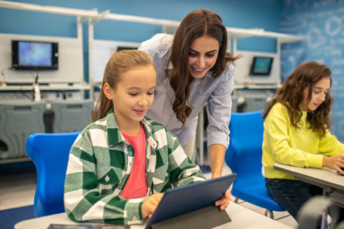 El uso de redes sociales para fomentar la participación estudiantil en el aula